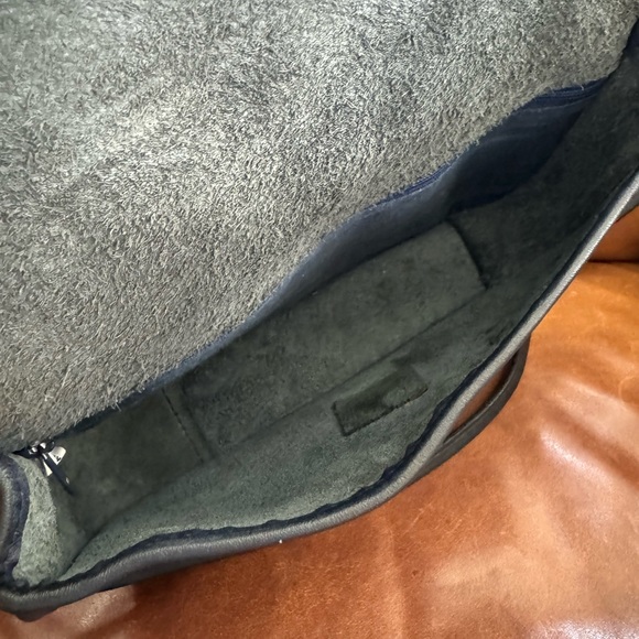 Vintage Black Turn Lock Leather Crossbody Dinky Bag Purse - Picture 6 of 15